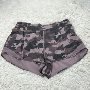 Lululemon Hotty Hot High-Rise Lined Short 2.5" Heritage 365 Camo Misty Mauve